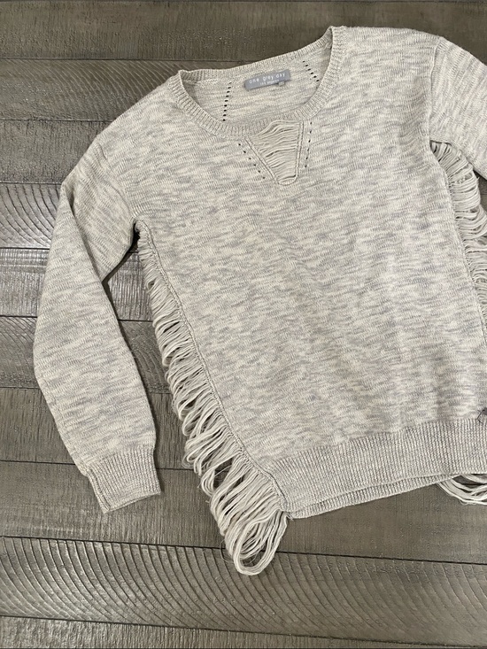 One Grey Day Sweaters - Women's Fringe Hem Crewneck Sweater - Light Heather Gray